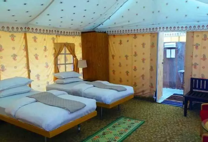 ホテル Raisar Camp