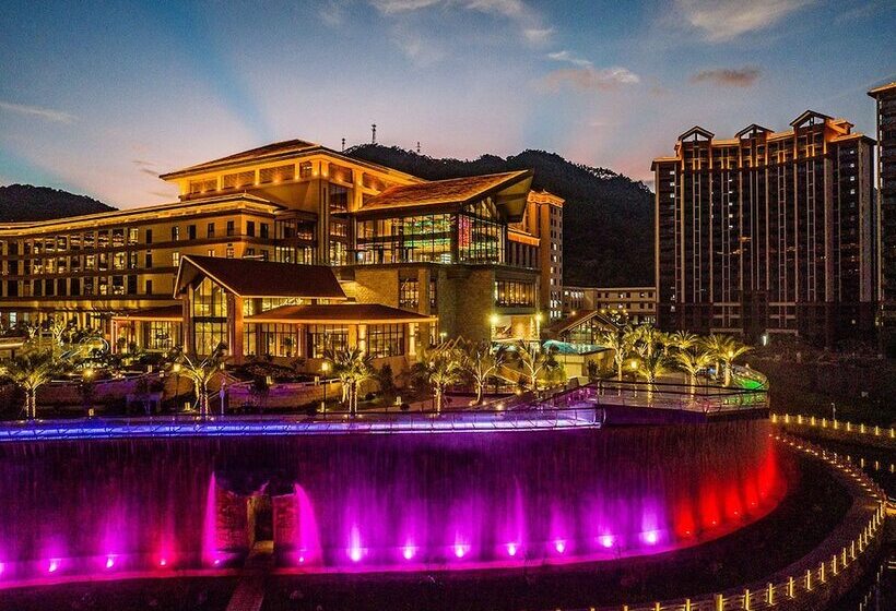 فندق Regal Palace Derucci Resort