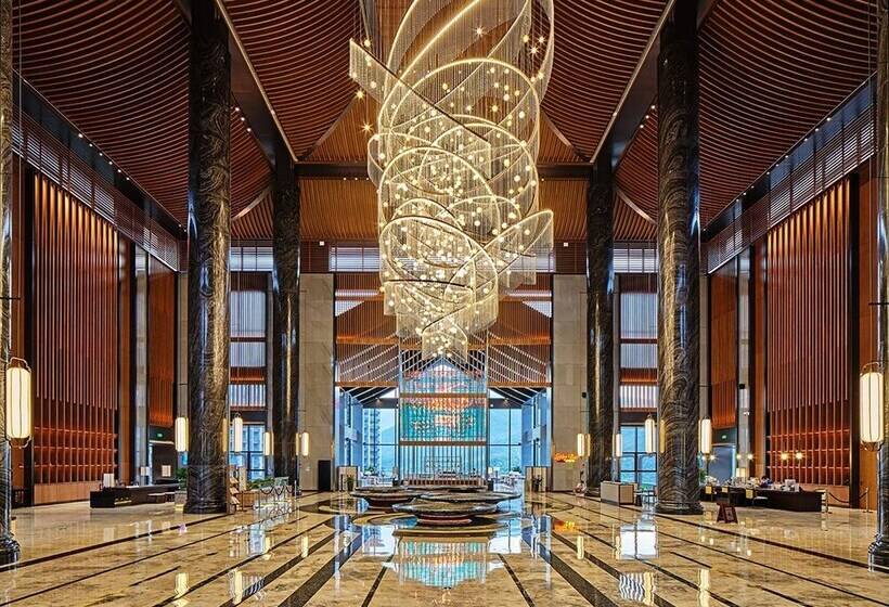 فندق Regal Palace Derucci Resort