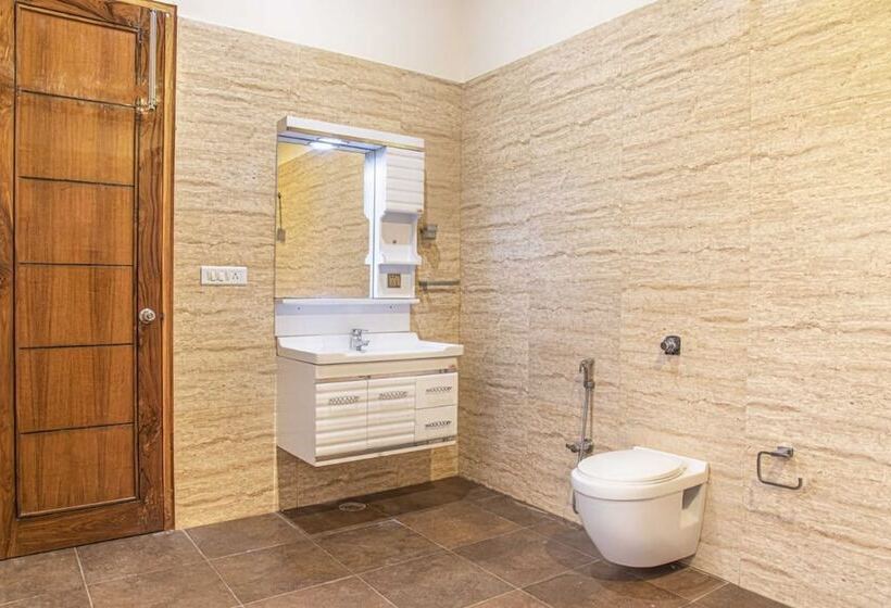 ホテル The Root Villa Kasauli