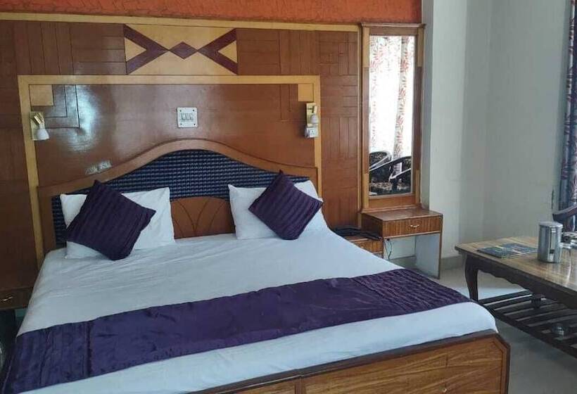 Mahesh Hotel & Restaurant