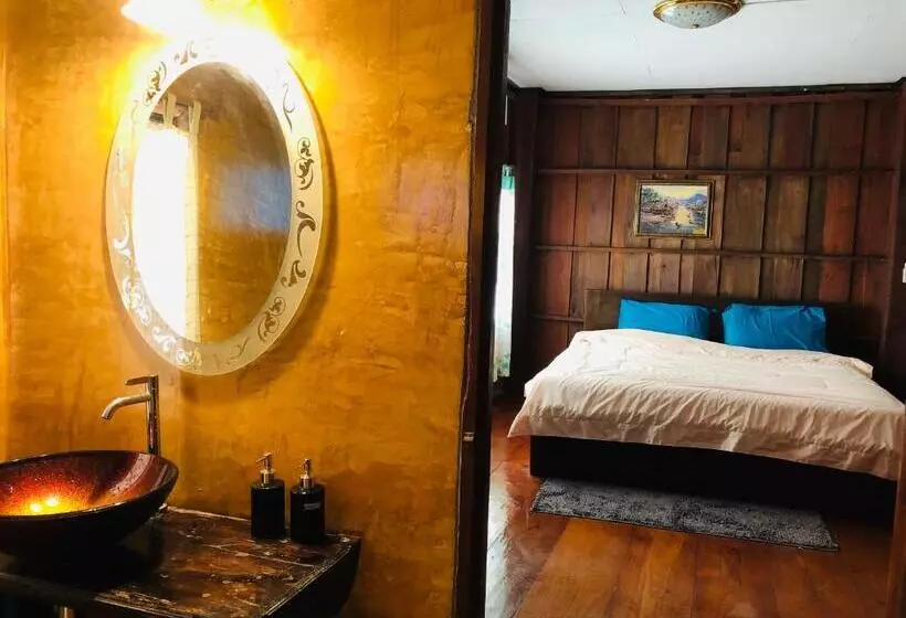 Majatalo Ban Kaew Mo Ra Glamping & Restaurant