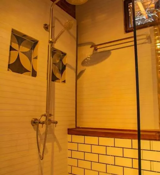 Majatalo Ban Kaew Mo Ra Glamping & Restaurant