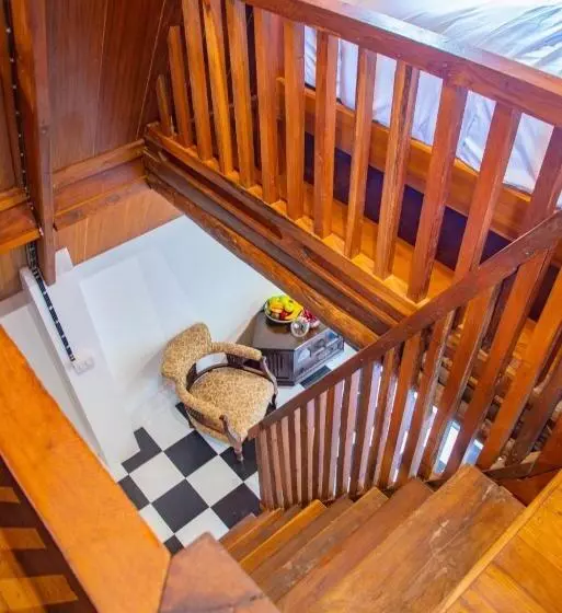 Majatalo Ban Kaew Mo Ra Glamping & Restaurant