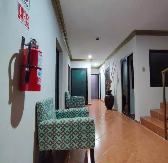 Majatalo Hostal Ixchel   Wifi, Hot Water, Ac, In Valladolid Downtown