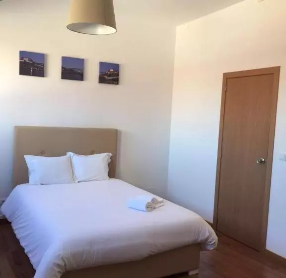 پانسیون Oporto Bonjardim Residence