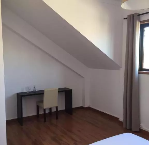 پانسیون Oporto Bonjardim Residence