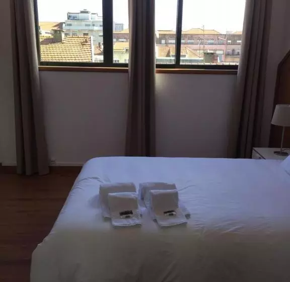 پانسیون Oporto Bonjardim Residence