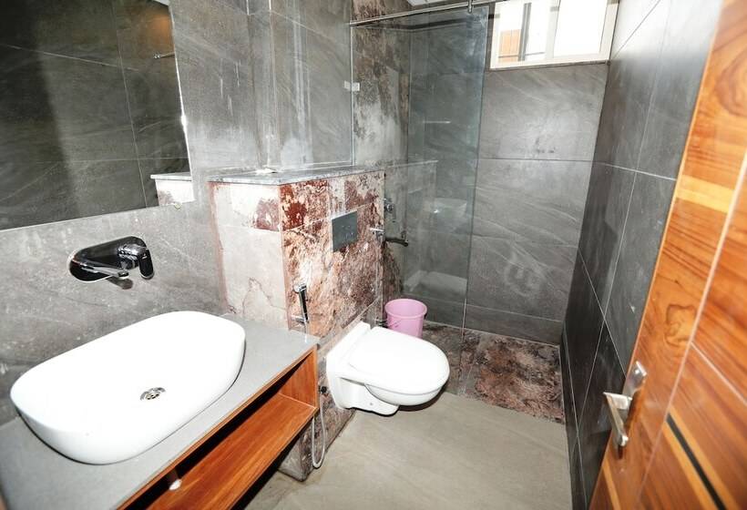 호텔 Super Townhouse Oak Sector 116 Noida