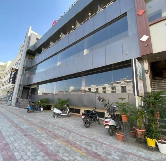 ホテル Jb Residency Zirakpur !! Top Rated & Most Awarded Property In Zirakpur