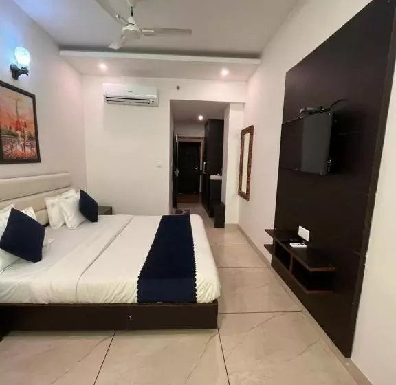 ホテル Jb Residency Zirakpur !! Top Rated & Most Awarded Property In Zirakpur