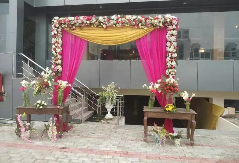 ホテル Jb Residency Zirakpur !! Top Rated & Most Awarded Property In Zirakpur