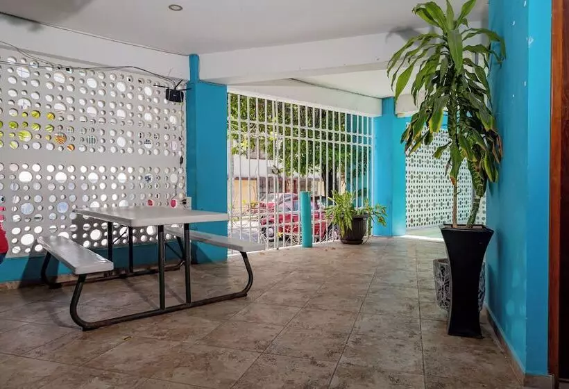 هتل Laurel Cancún Centro