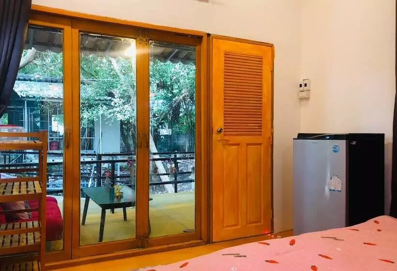 Hotelli Simple Garden House