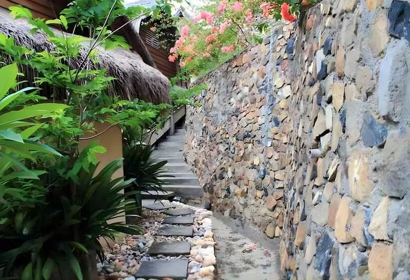 ホテル Surf Garden Lombok