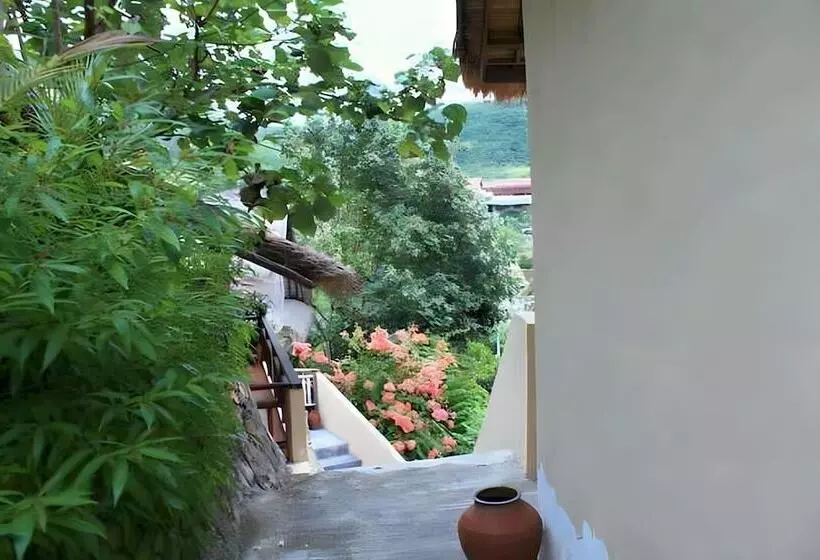 ホテル Surf Garden Lombok