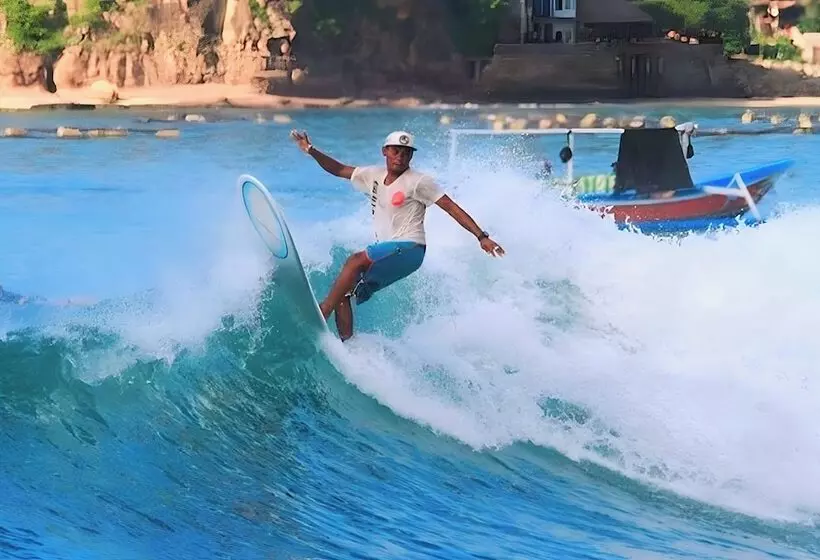 ホテル Surf Garden Lombok