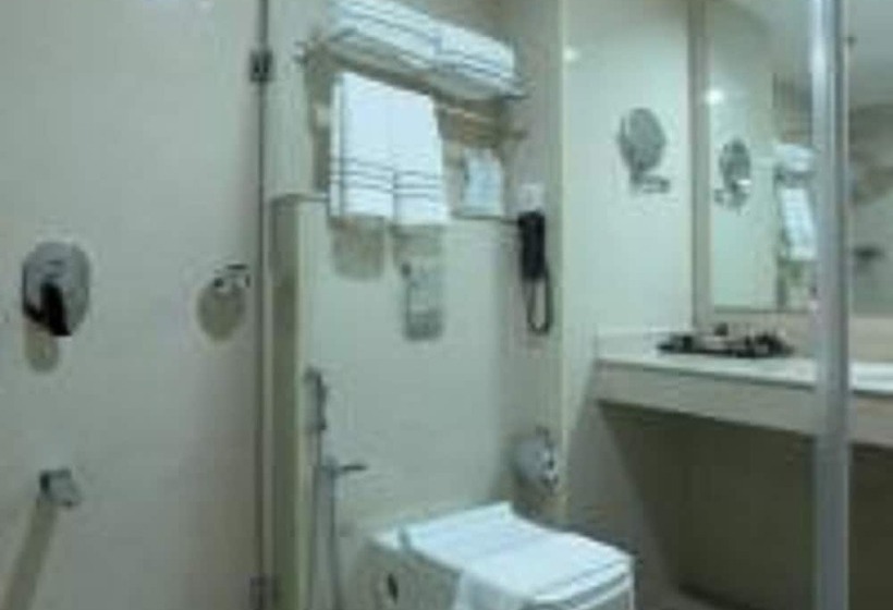 בית מלון כפרי Tribute Royale