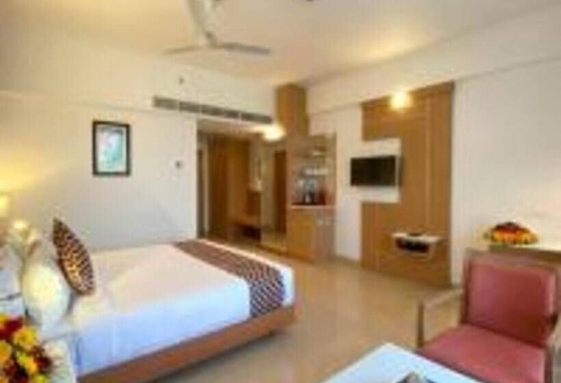 בית מלון כפרי Tribute Royale