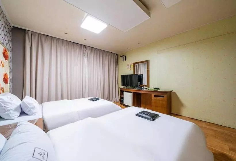 Motel Boryeong E