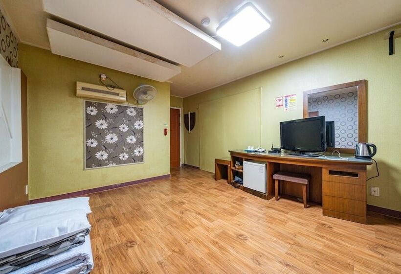 Motel Boryeong E
