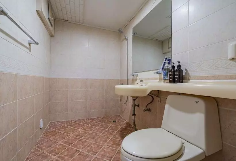 Motel Cheolwon Shell
