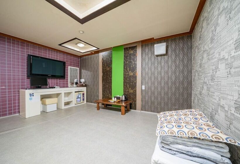 Motel Cheolwon Shell