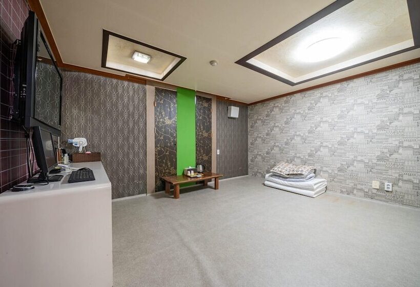 Motel Cheolwon Shell