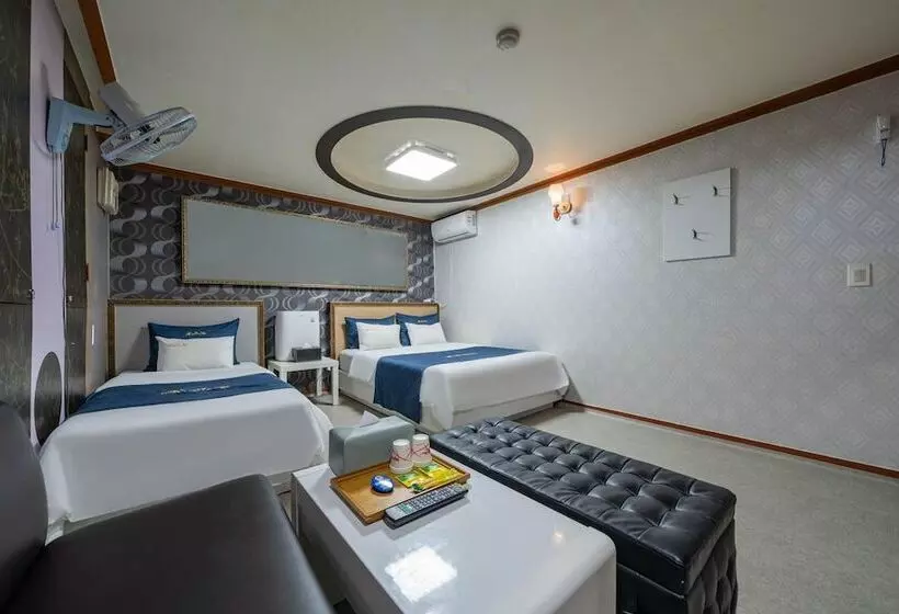 Motel Cheolwon Shell