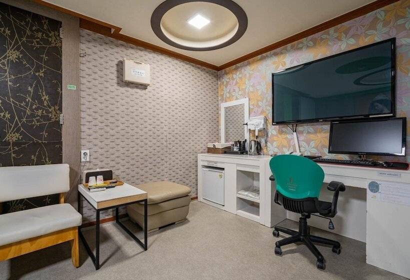 Motel Cheolwon Shell