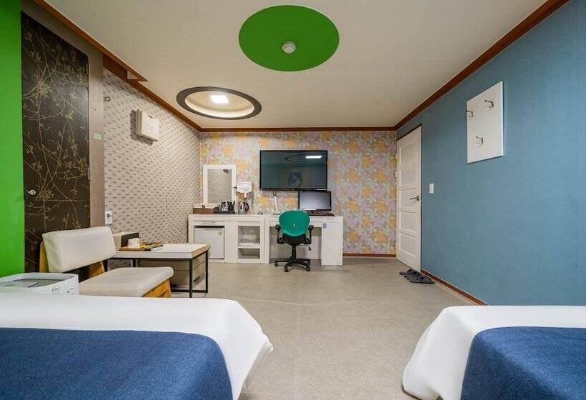 Motel Cheolwon Shell