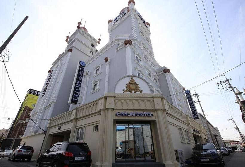 מוטל Gwangju Shinandong Ekklim