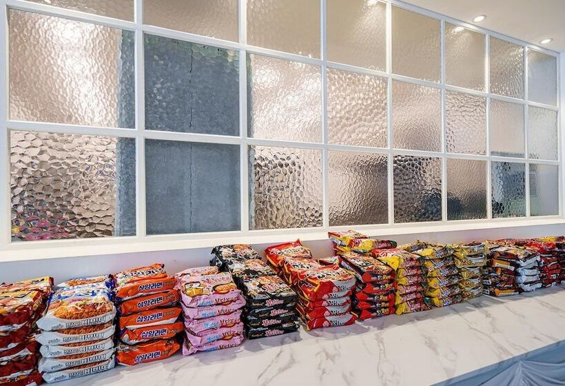 מוטל Gwangju Shinandong Ekklim