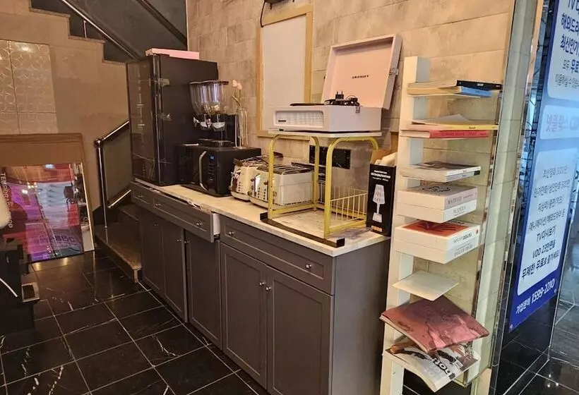 Motelli Gyeongsan Instar