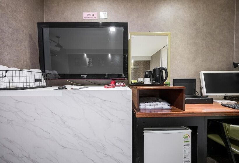 汽车旅馆 Jinju Feel