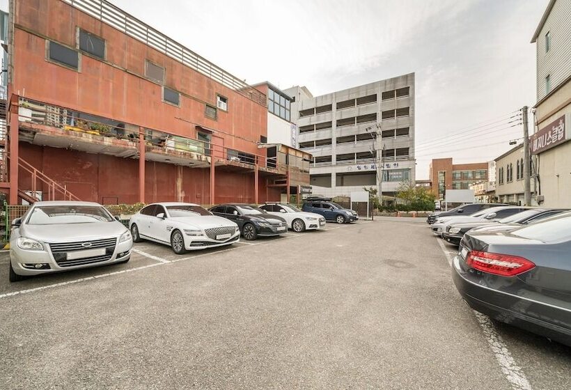 Motel Sokcho Dragonfly