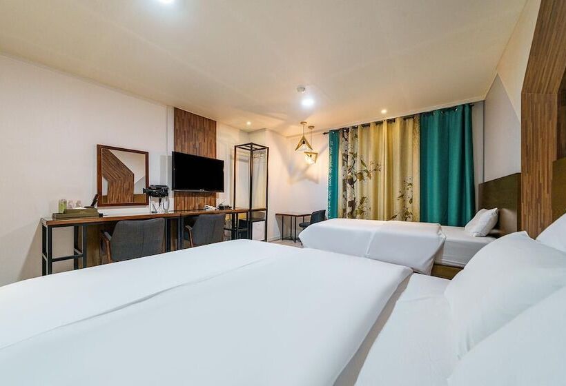 Motel Sokcho Dragonfly