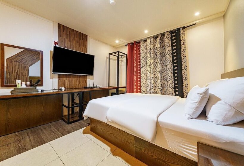 Motel Sokcho Dragonfly