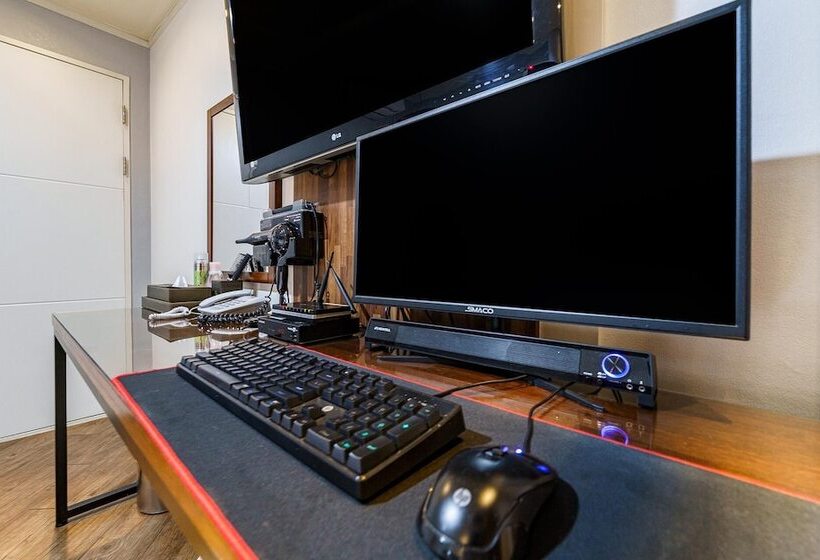 Motel Sokcho Dragonfly