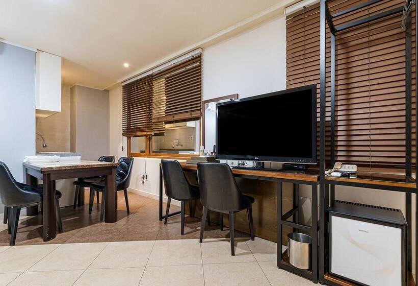 Motel Sokcho Dragonfly