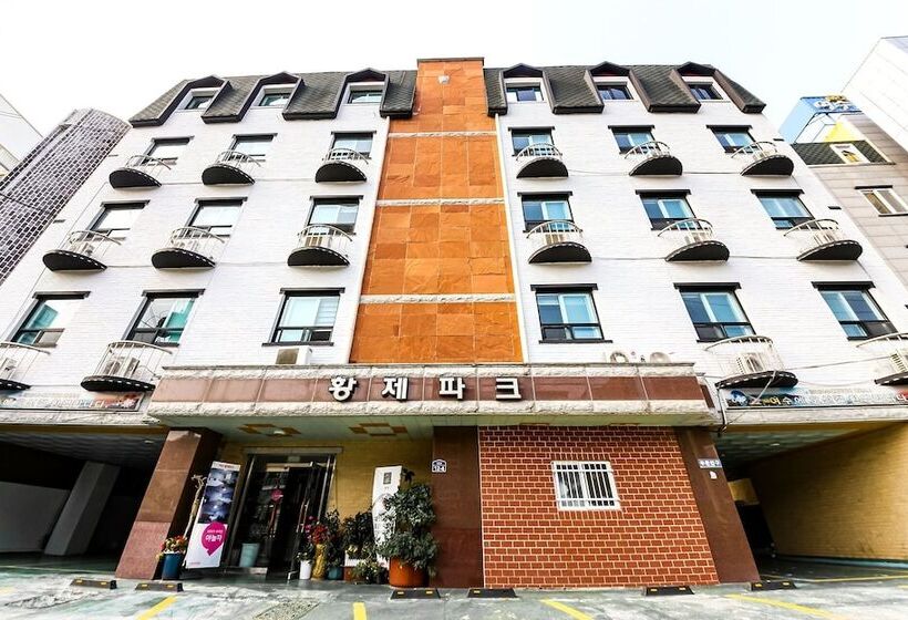 מוטל Yeosu Hwangje Park