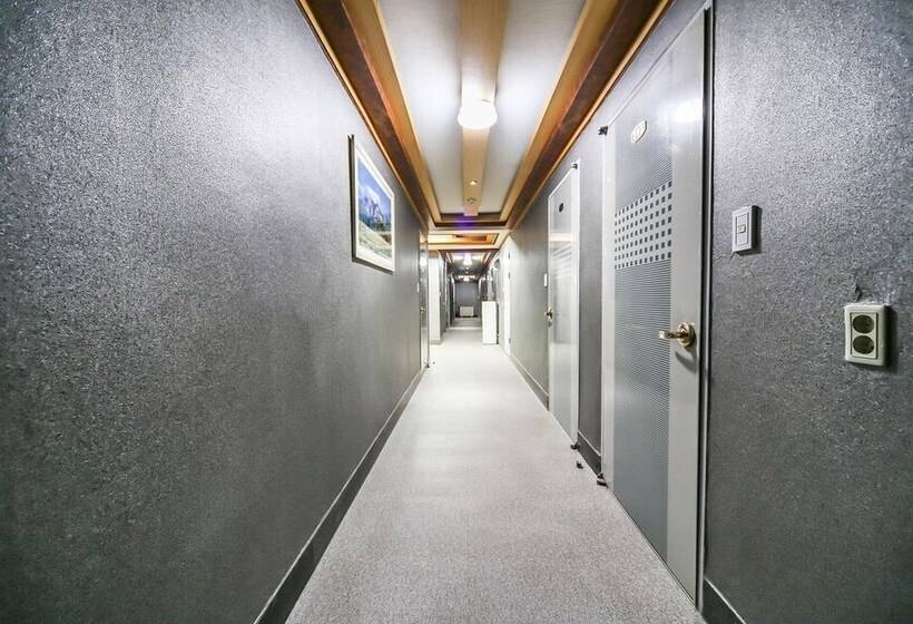 מוטל Yeosu Hwangje Park