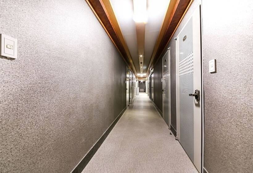 מוטל Yeosu Hwangje Park