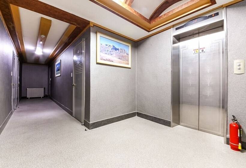 מוטל Yeosu Hwangje Park