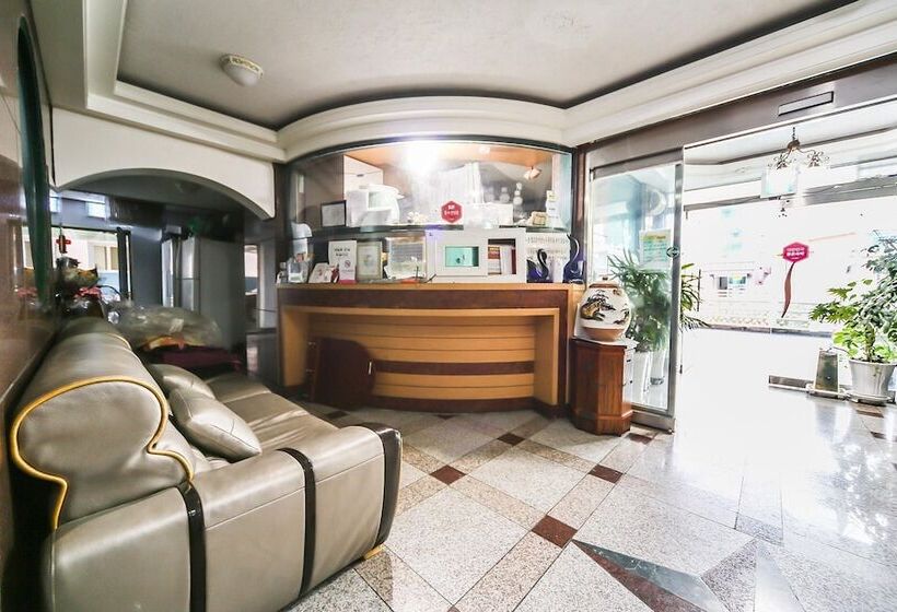 מוטל Yeosu Hwangje Park