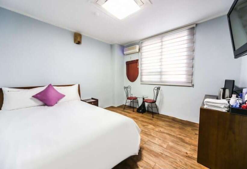 מוטל Yeosu Hwangje Park