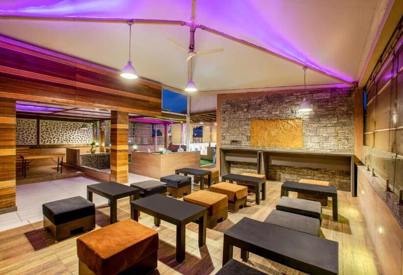 منتجع Super Townhouse Oak Jvh