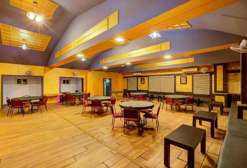 منتجع Super Townhouse Oak Jvh