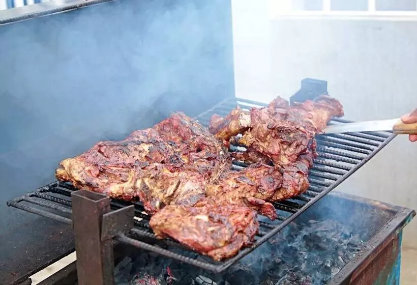 تختخواب و صبحانه Montana Guest Resort Naivasha