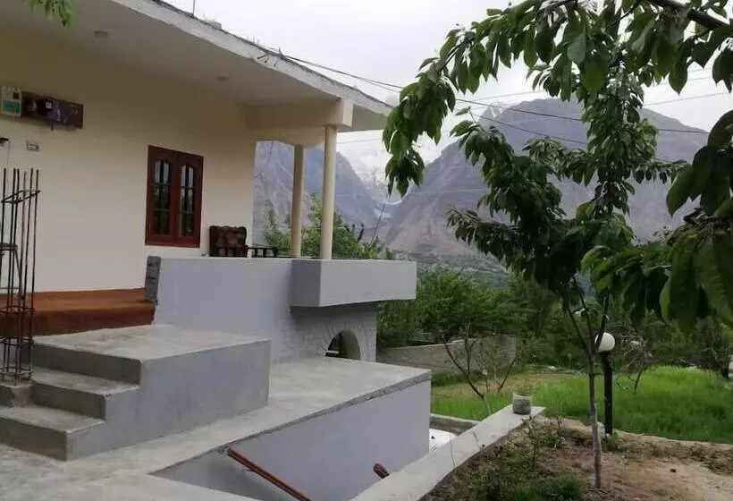 Diamond Deluxe Hotel Karimabad Hunza